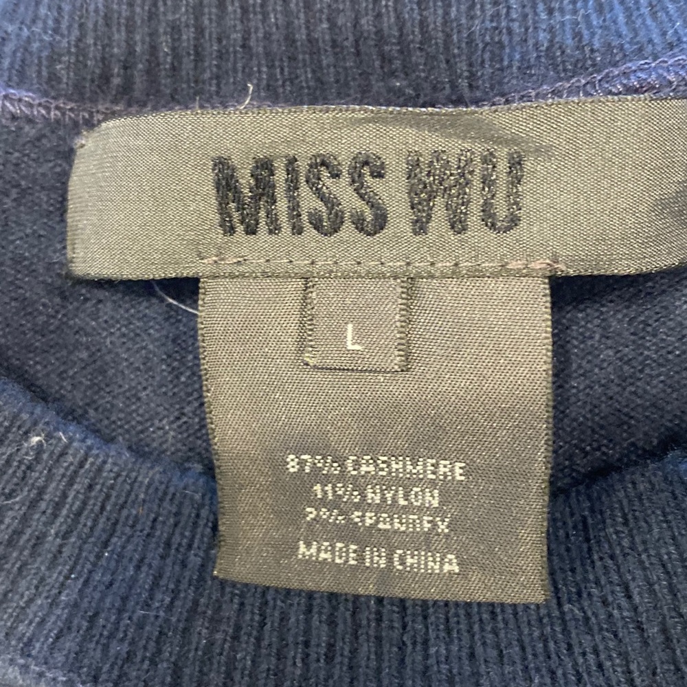 Women’s Miss Wu cashmere crew sweater - Picture 5 of 5